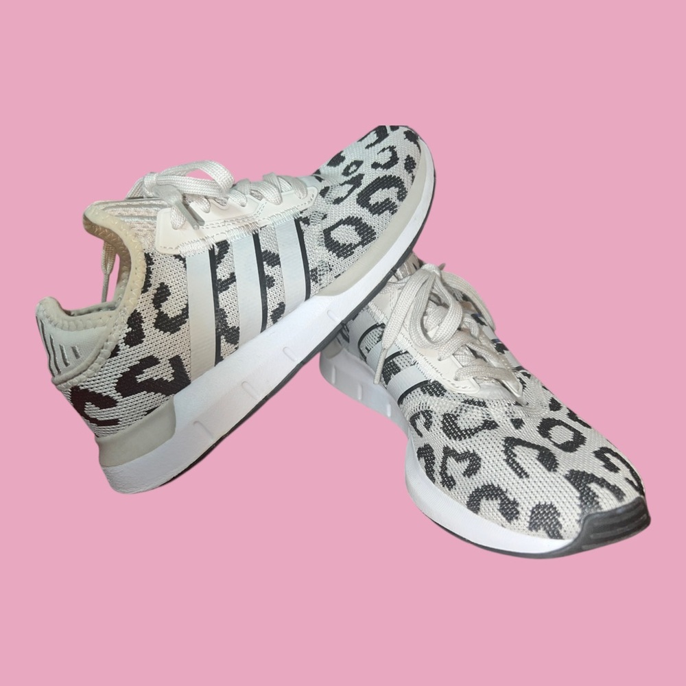 Adidas Women's Sneakers with Leopard Pattern - White and Black - Picture 4 of 6
